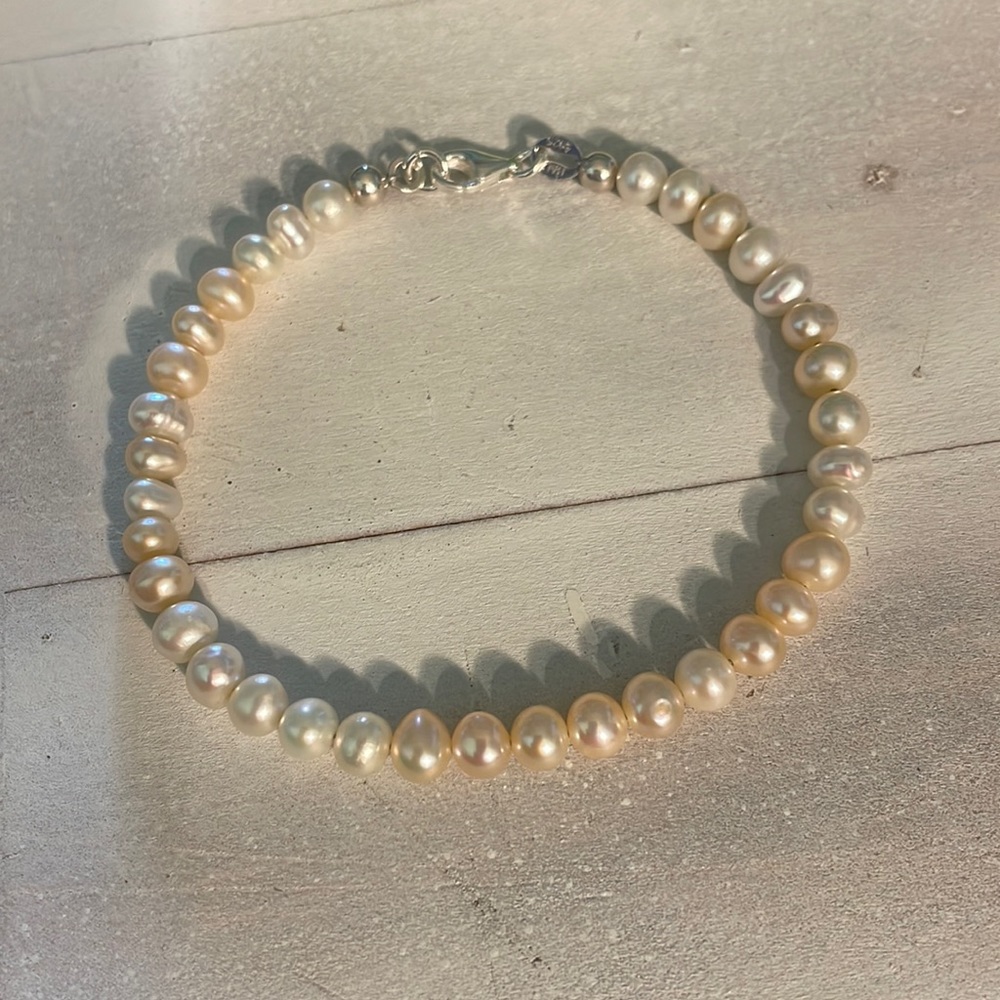 Fresh water pearl bracelet